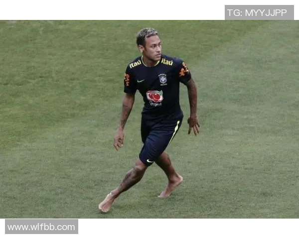 全球足球球星脚长排行榜:你最喜欢的球员有多大脚? 全球足球球星脚长排行榜:你最喜欢的球员有多大脚?