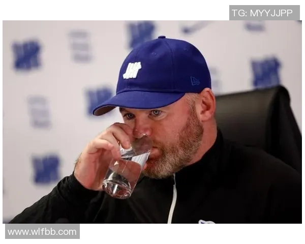 美格兰足球传奇鲁尼的辉煌生涯与成就解析